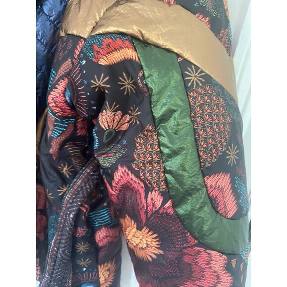 New Farm Rio Banana Leaf Reversible Puffer Jacket Oversized Sz M - Picture 5 of 11